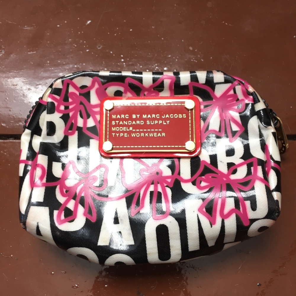 Marc Jacobs make up bag